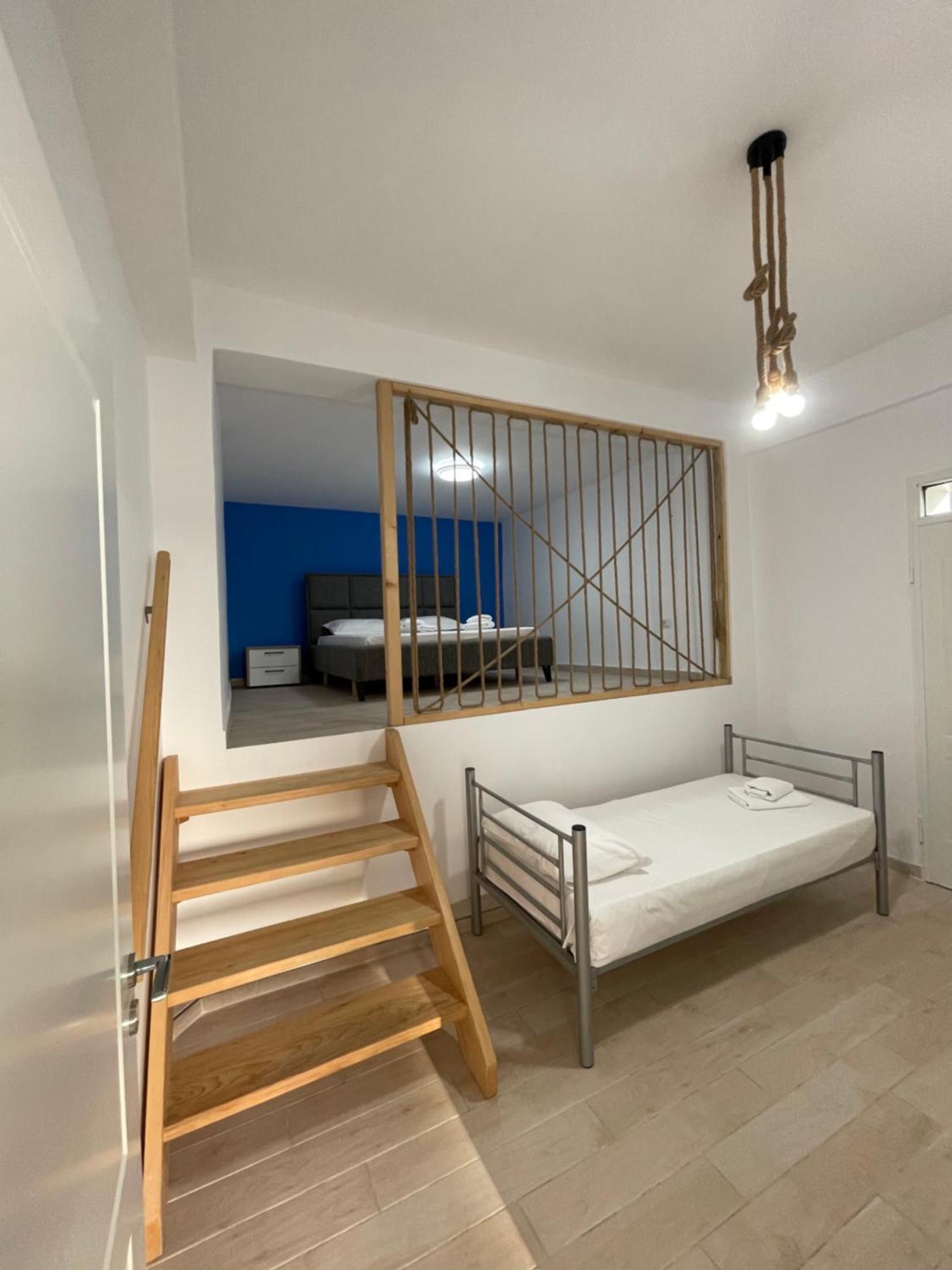 Perla Luxury Apartment - Private Patio & Parking Vlore Bagian luar foto