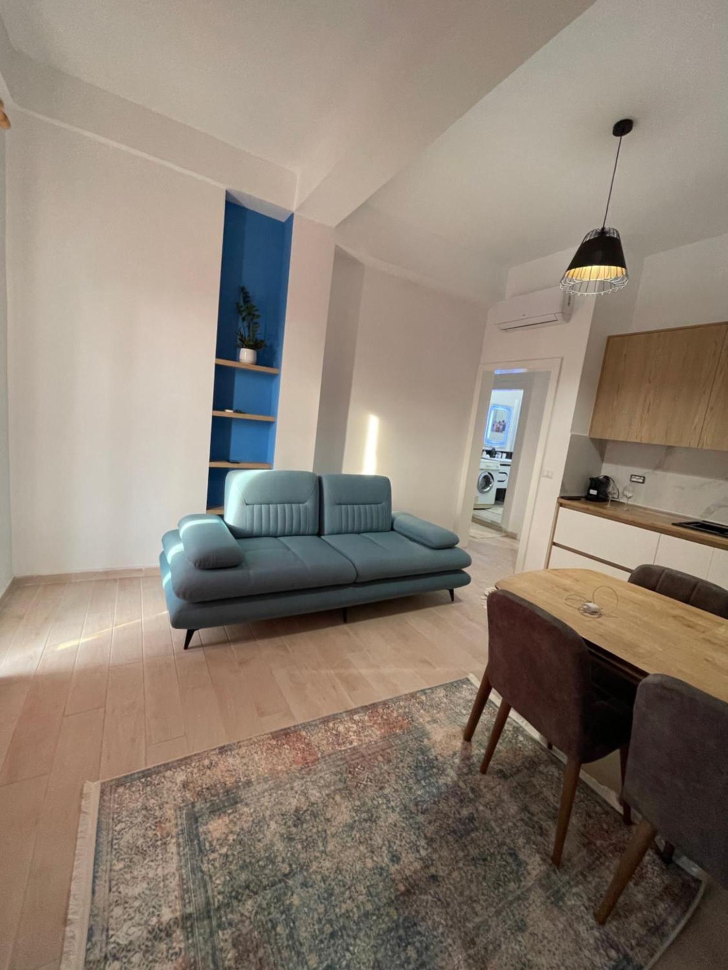 Perla Luxury Apartment - Private Patio & Parking Vlore Bagian luar foto